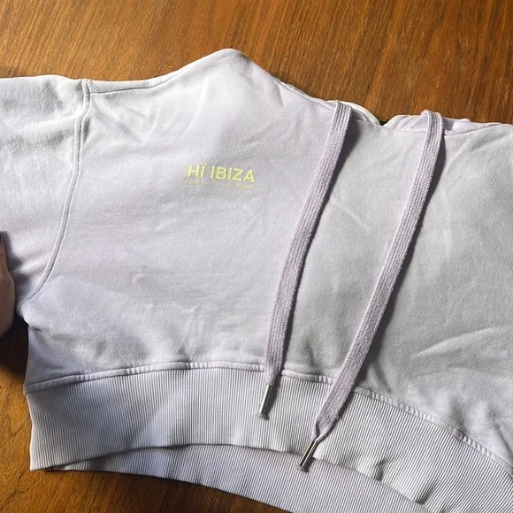 Hï Ibiza cropped lilac hoodie - Picture 4 of 7